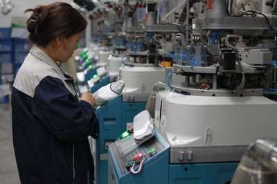 遼源新景 5G數(shù)字化織襪實驗工廠盡顯科技范，技術(shù)服務重塑產(chǎn)業(yè)未來